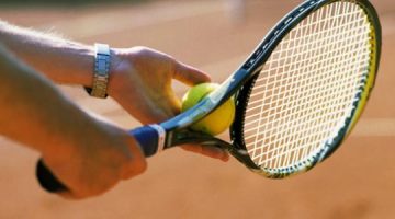 كرة التنس وأنواع الملاعب وأبعادها