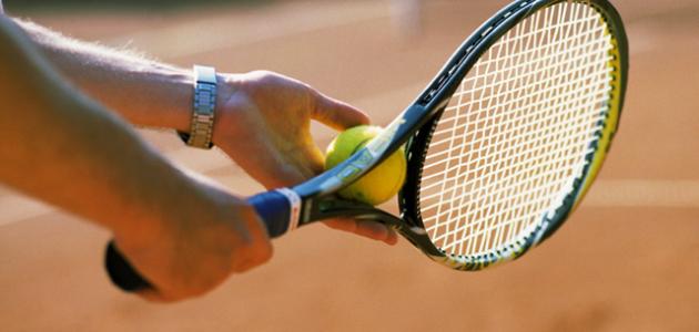 كرة التنس وأنواع الملاعب وأبعادها