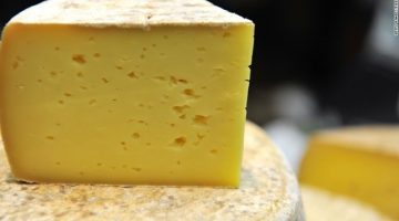 طريقة عمل الجبنة الرومي في المنزل .. بخطوات بسيطة